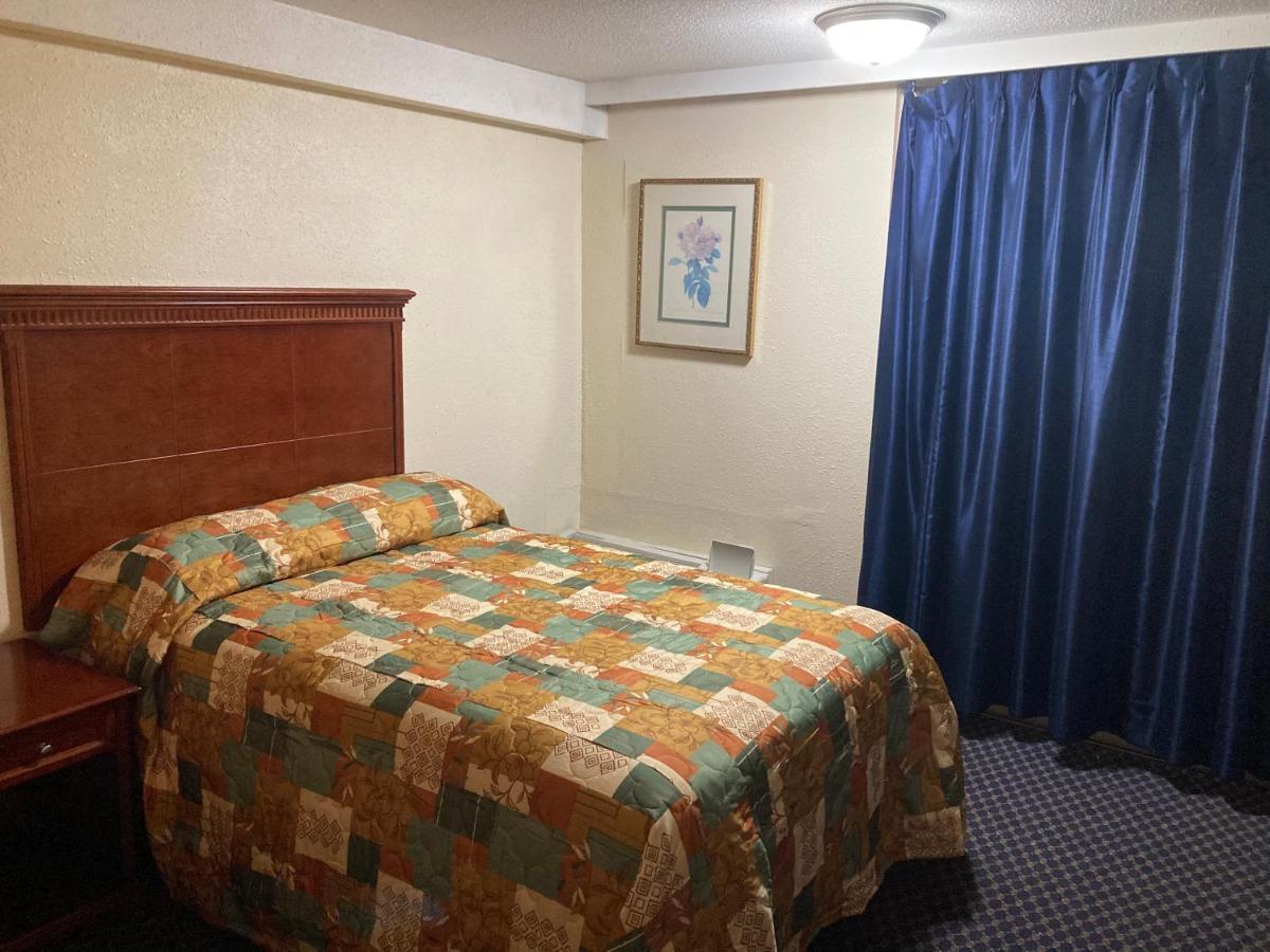 Travel Inn Petersburg Eksteriør bilde