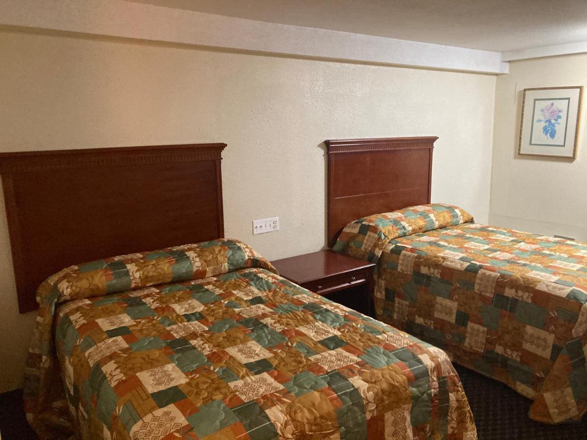 Travel Inn Petersburg Eksteriør bilde
