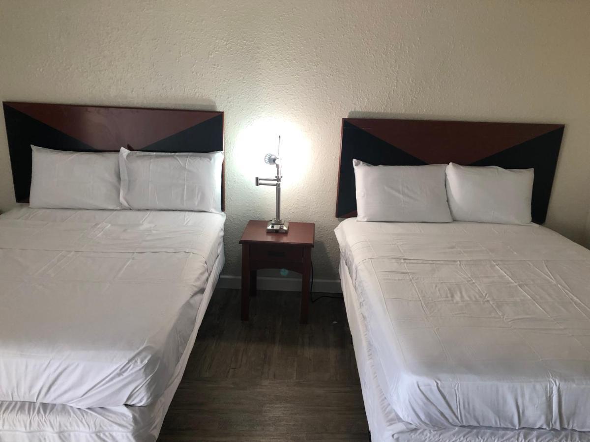 Travel Inn Petersburg Eksteriør bilde