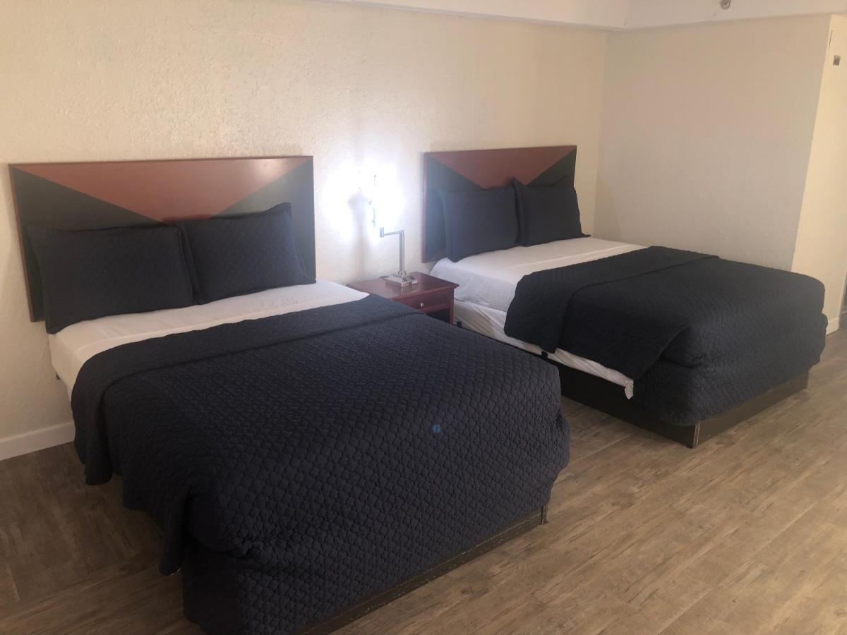 Travel Inn Petersburg Eksteriør bilde