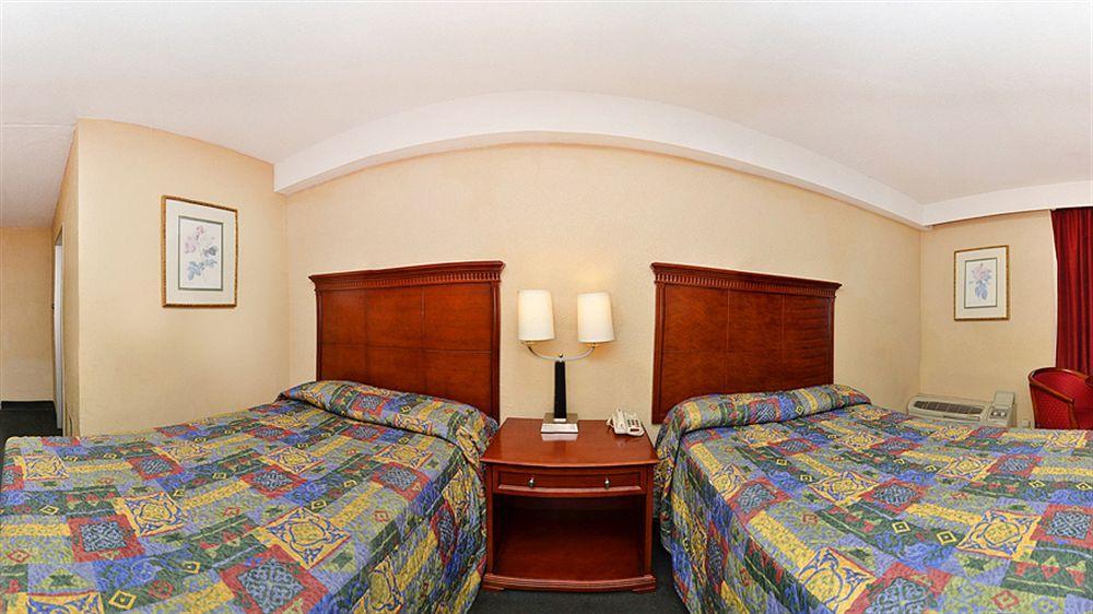 Travel Inn Petersburg Eksteriør bilde