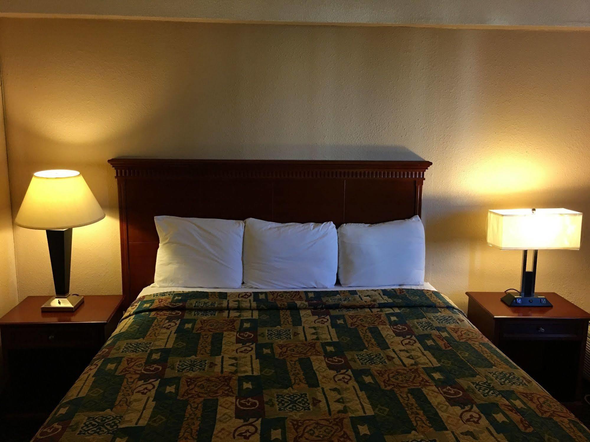Travel Inn Petersburg Eksteriør bilde